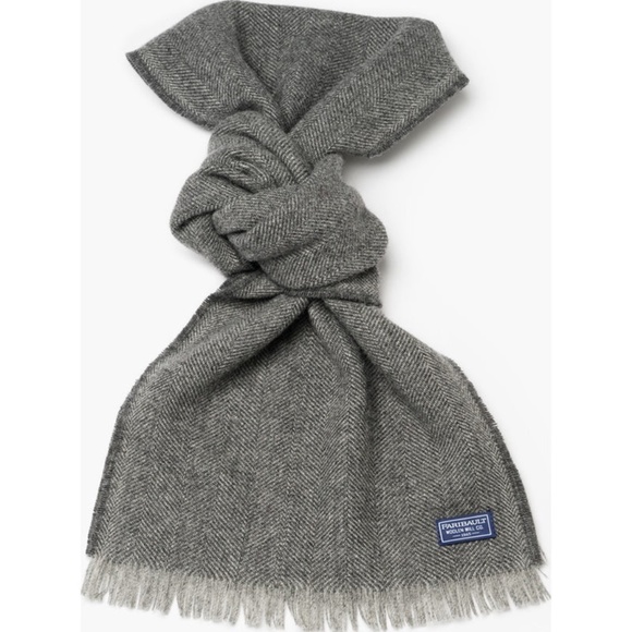 Faribault Woolen Mill Accessories - NWT herringbone wool scarf in charcoal